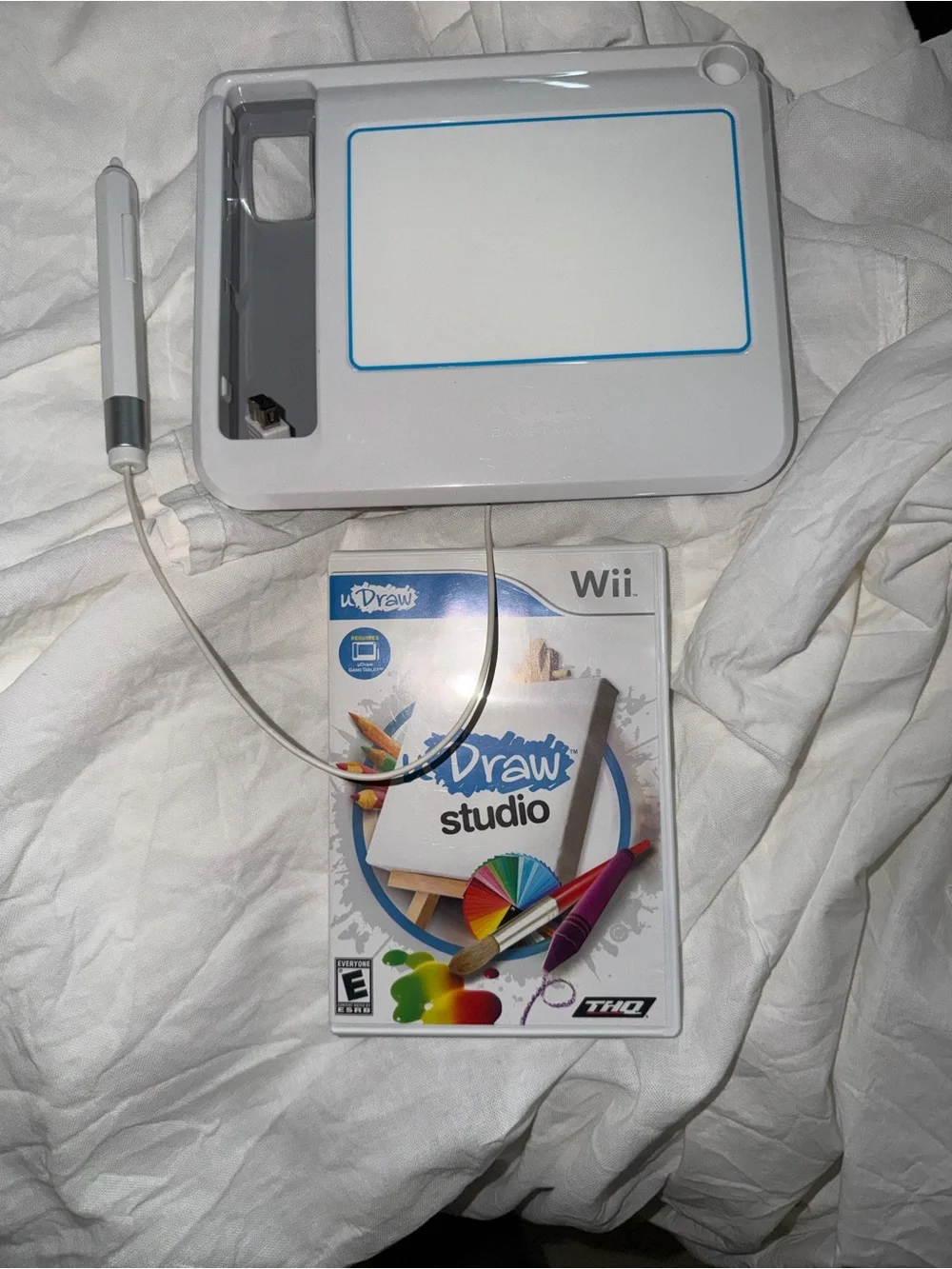 Nintendo White uDraw GameTablet with Stylus and uDraw Studio - White/Blue Accent